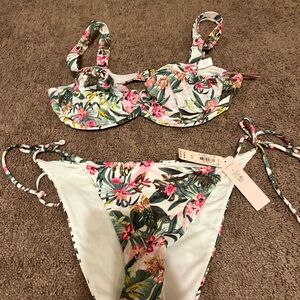 Victoria's Secret swimsuit set medium bottoms 36B top